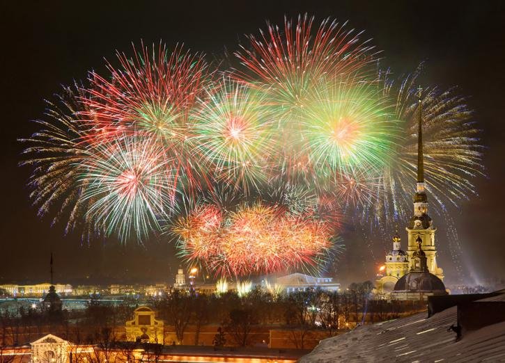 Праздничный салют на 23 февраля 2017 в Санкт-Петербурге.